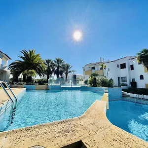 Appartement Lavanda - 2 Bedrooms - 3 Level Pool - Garden - 1km, Estômbar
